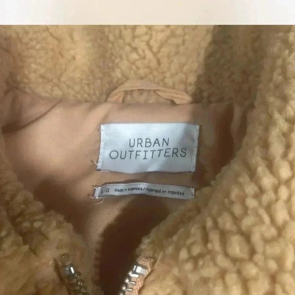 Urban Outfitters Teddy Bear Sherpa Size Large EUC - Picture 3 of 3